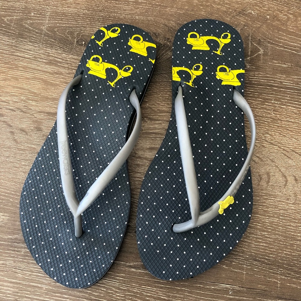 NWOT Freewaters REI Scooter Flip Flop Sandals 8 Navy Yellow